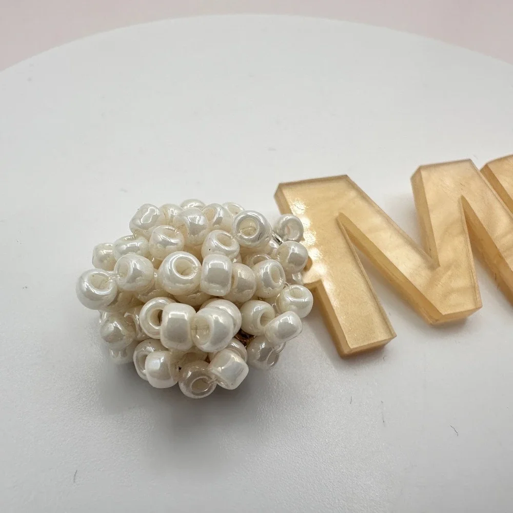 Vintage Y2K MRS Word Charm White Beaded Wedding Table Decoration Centerpiece